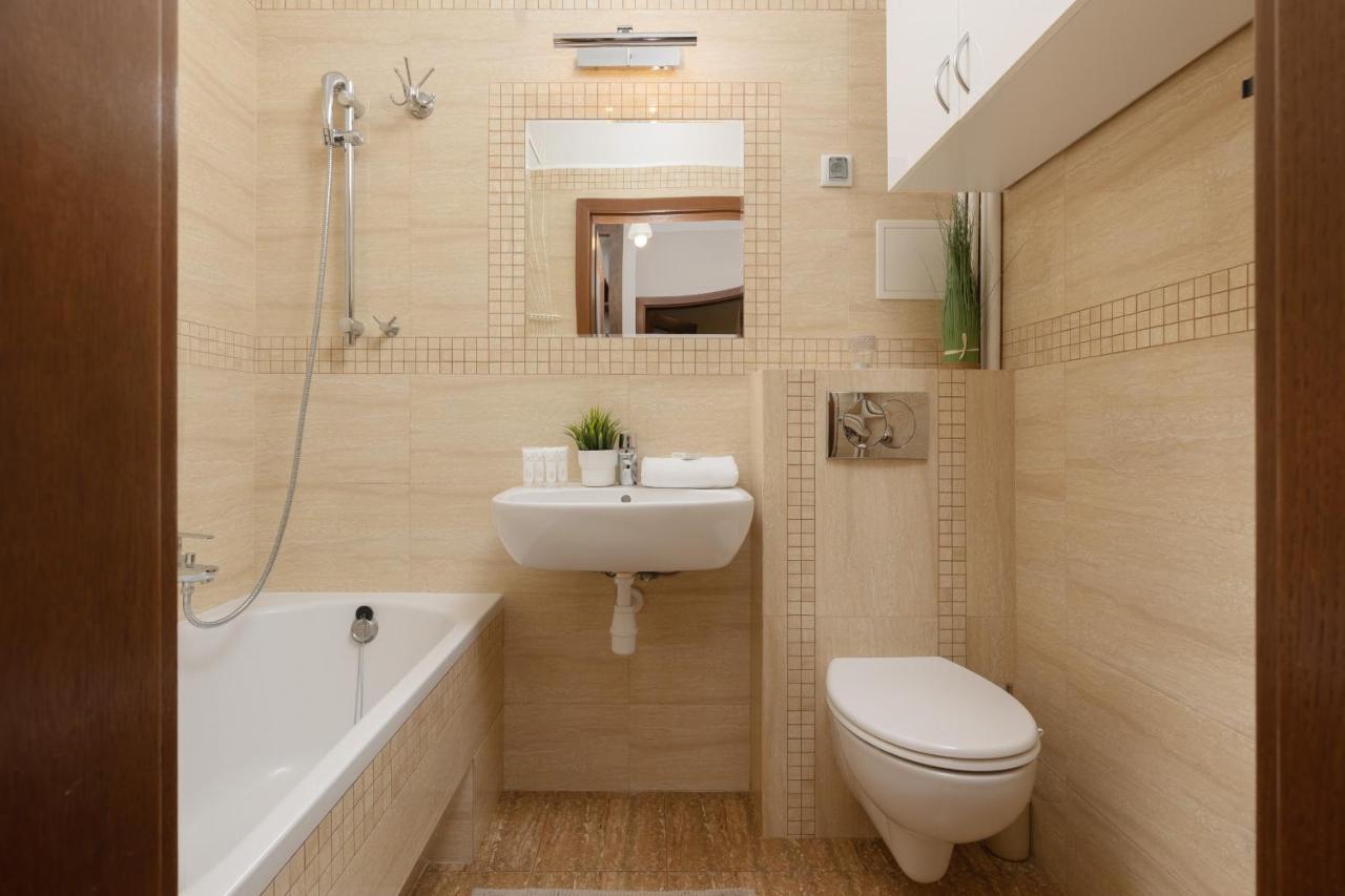 Metro Raclawicka Cozy Studio Apartment By Noclegi Renters Warszawa Exteriör bild